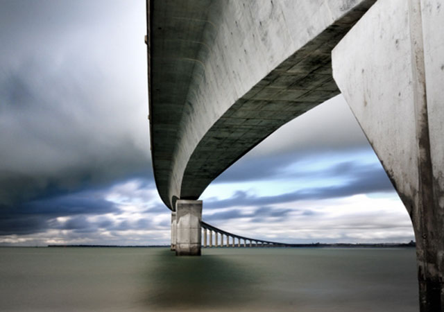 Pose longue photographique temps nuageux pont